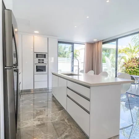 וילה Phaedrus Living: Luxury Seaview Panorama