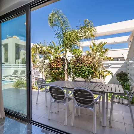 וילה Phaedrus Living: Luxury Seaview Panorama *